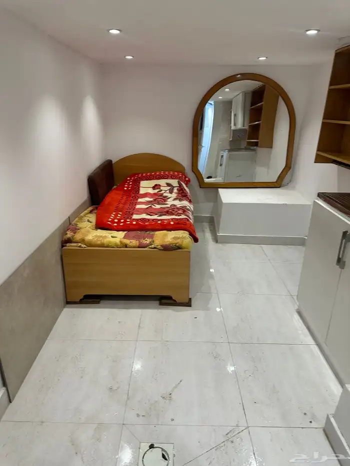 غرفة على الشارع ايجار 500 ريال الشهر 1