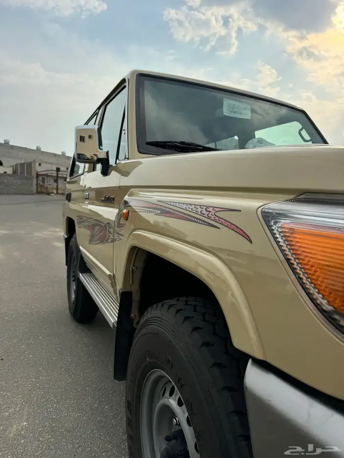 ربع 22 سعودي فل كامل الصقر بيج مخزن(النادر) 3