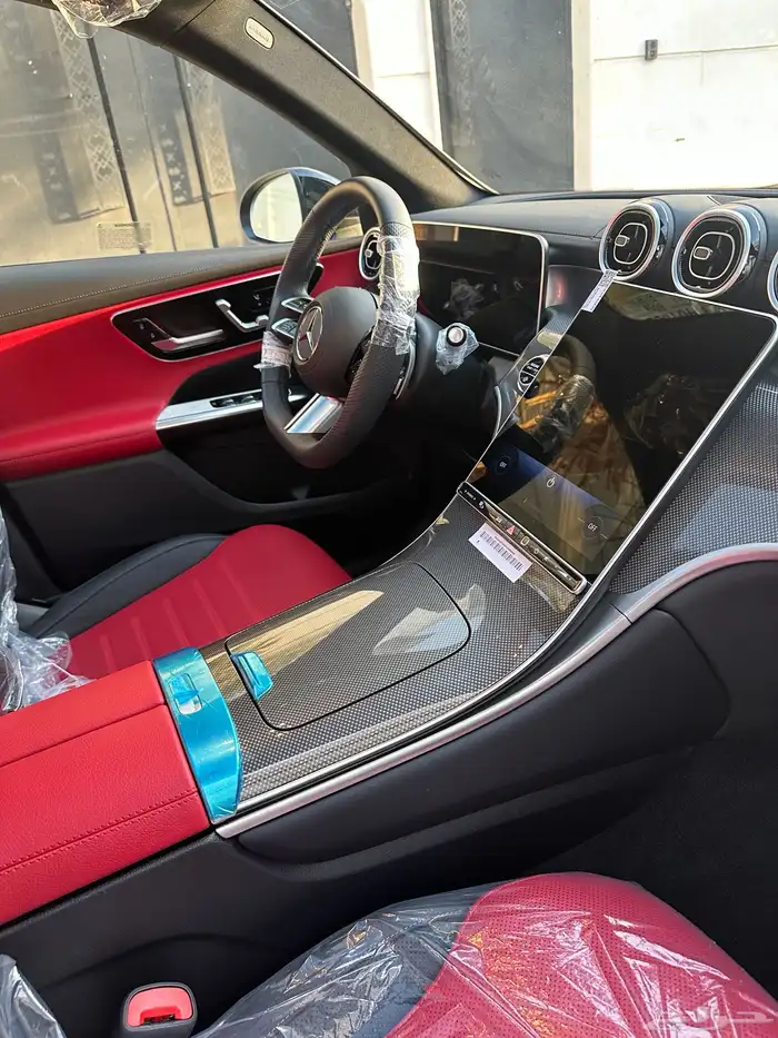 مرسيدس GLC300 AMG موديل 2025 شبه جديد وبضمان الجفالي 7