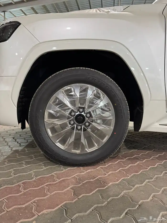 تويوتا لاندكروزر GXR4 بنزين 2025 4