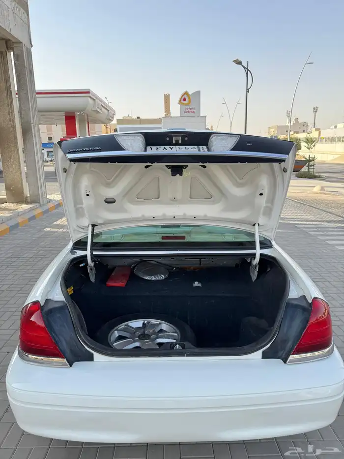 فورد كراون فكتوريا 17