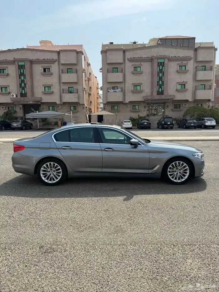 بي ام 530 فل 2017 ماشي 126 الف كيلو قمه في النظافه 25