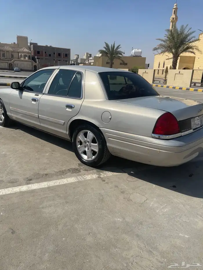 فورد فكتوريا 2011 أمريكي 3