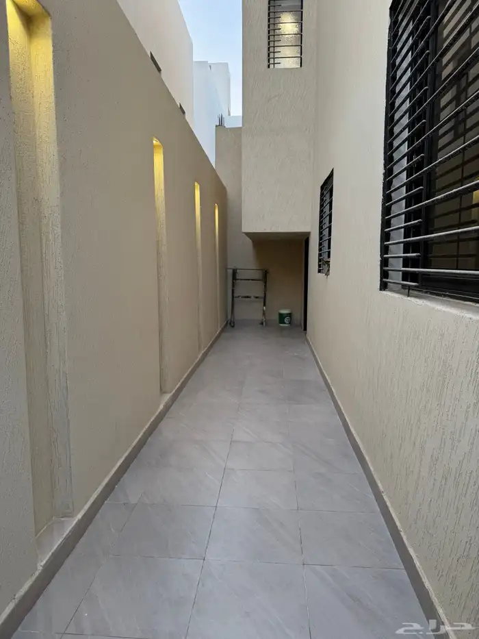 للبيع دور أول في حي الجنادرية -مخطط المعالي- 6