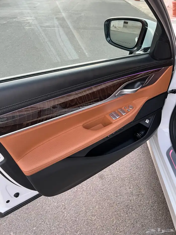 للبيع بي ام دبليو 2021 - 730 li بحالة الجديده 38