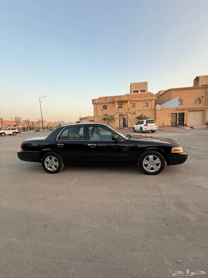 فورد فكتوريا 2011 نظيف جدا 11