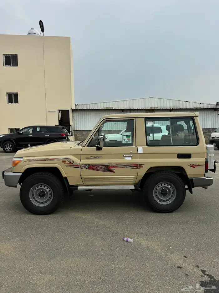 ربع 22 سعودي فل كامل الصقر بيج مخزن(النادر) 7