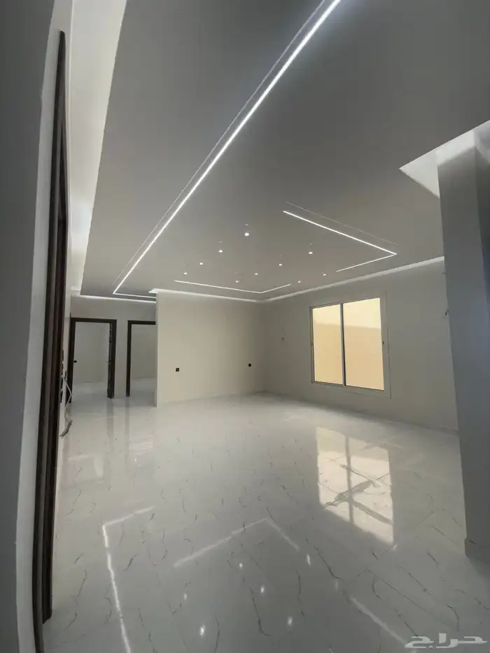 دور فاخر 460 بحي العوينة بالمربع الذهبي بسعر 980 الف 16