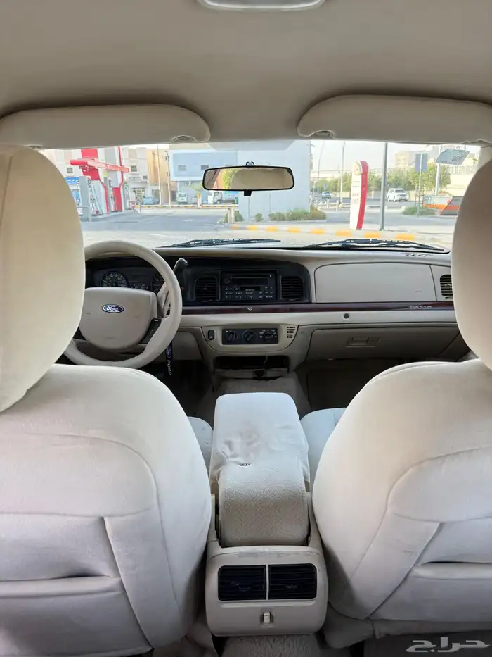 فورد كراون فكتوريا 35