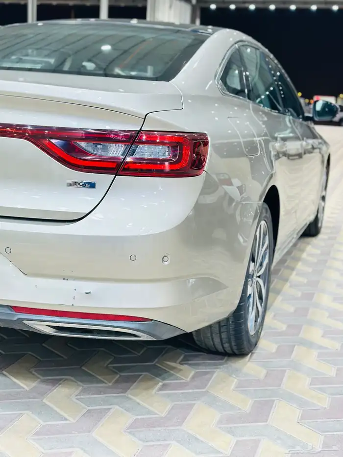 رينو تاليسمان 4