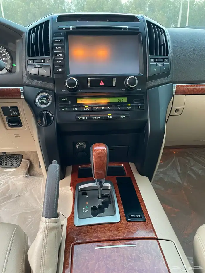 لاندكروزر 2014 GXR 29