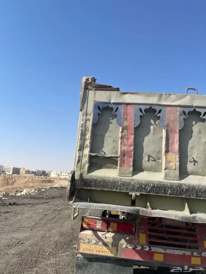 للبيع صندوق 18 متر قاعده 16 0