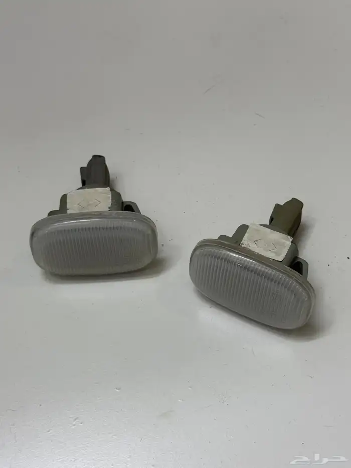 طقم لمبات اشارات جانبيه كامري 2003-2006 وكاله 0