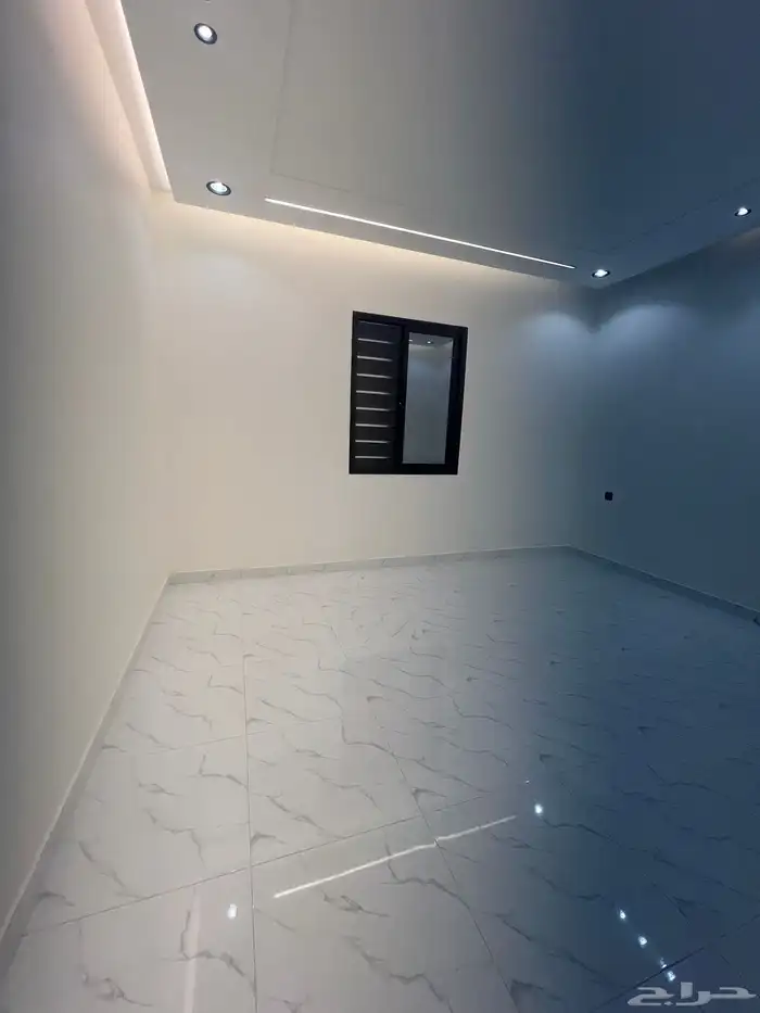 للبيع روف علوي فاخر موقع مميز شمال الخميس 4