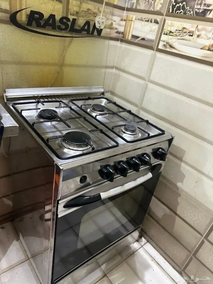 سرير بالمرتبه ومكيف وبوتاجاز بالفرن وغساله للبيع 1