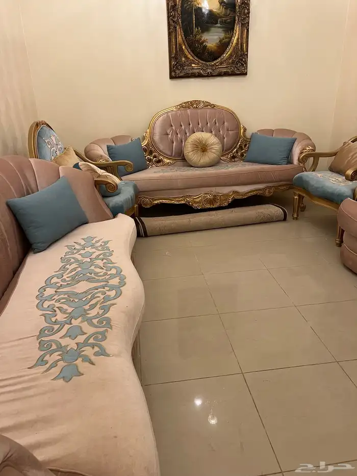 كنب للبيع نظيف وجميع مخادة معه 1