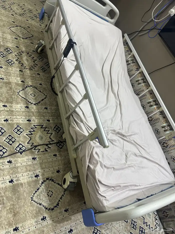 سرير طبي كهربائي 1