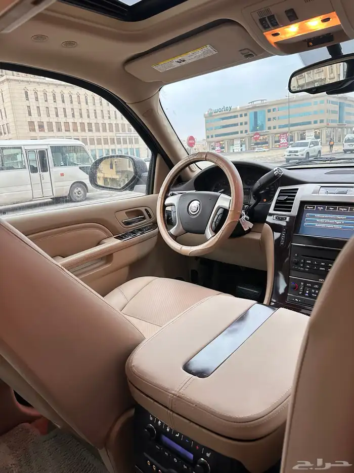 كاديلاك اسكاليد 2011 فل كامل الجميح 76