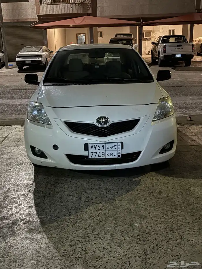 يارس 2013 مخزن شبه الجديد ستاندر 0