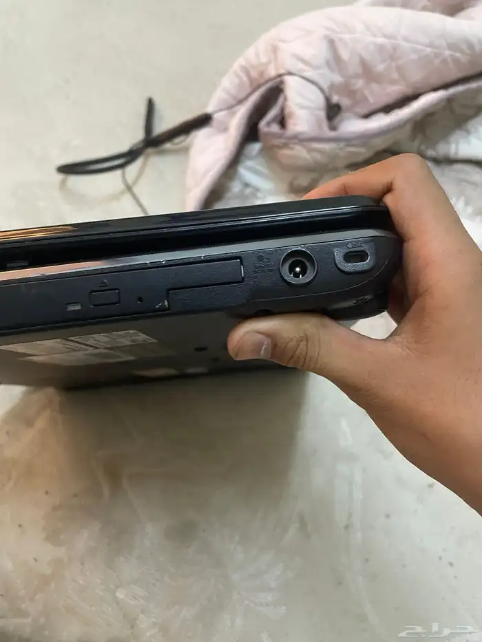 لابتوب TOSHIBA 5