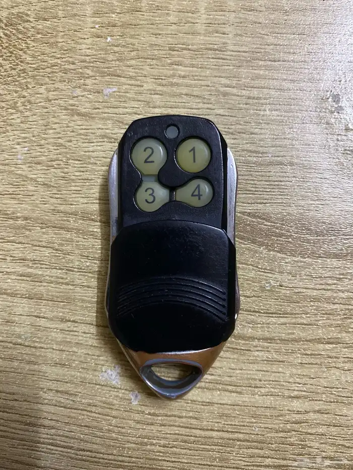مفتاح باب كراج مستعمل 0