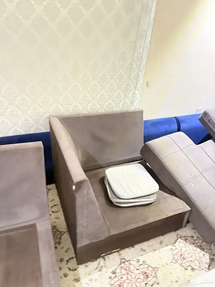 كنب قطعتين للبيع. 1