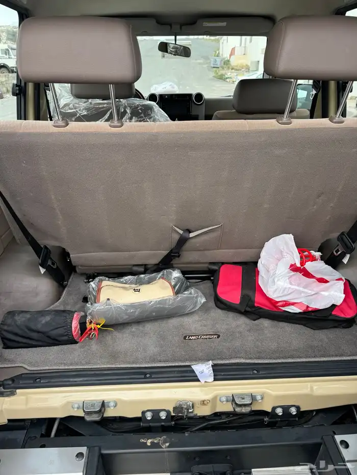 ربع 22 سعودي فل كامل الصقر بيج مخزن(النادر) 12