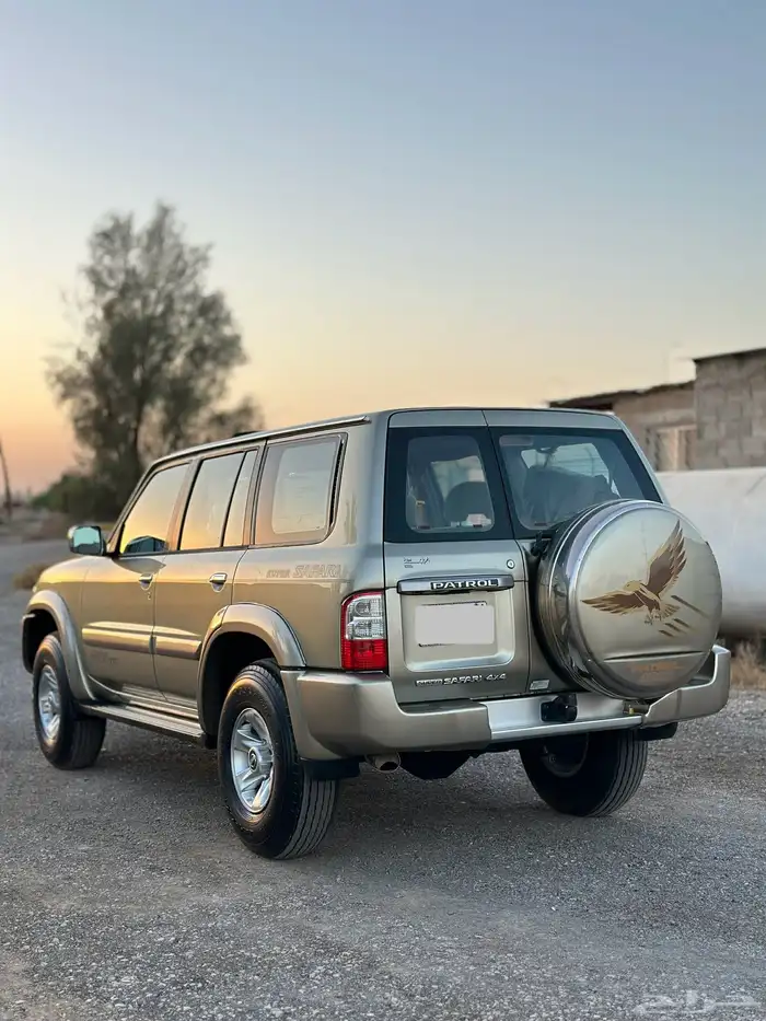 للبيع سوبر سفاري 2002 قير عادي اساس 1