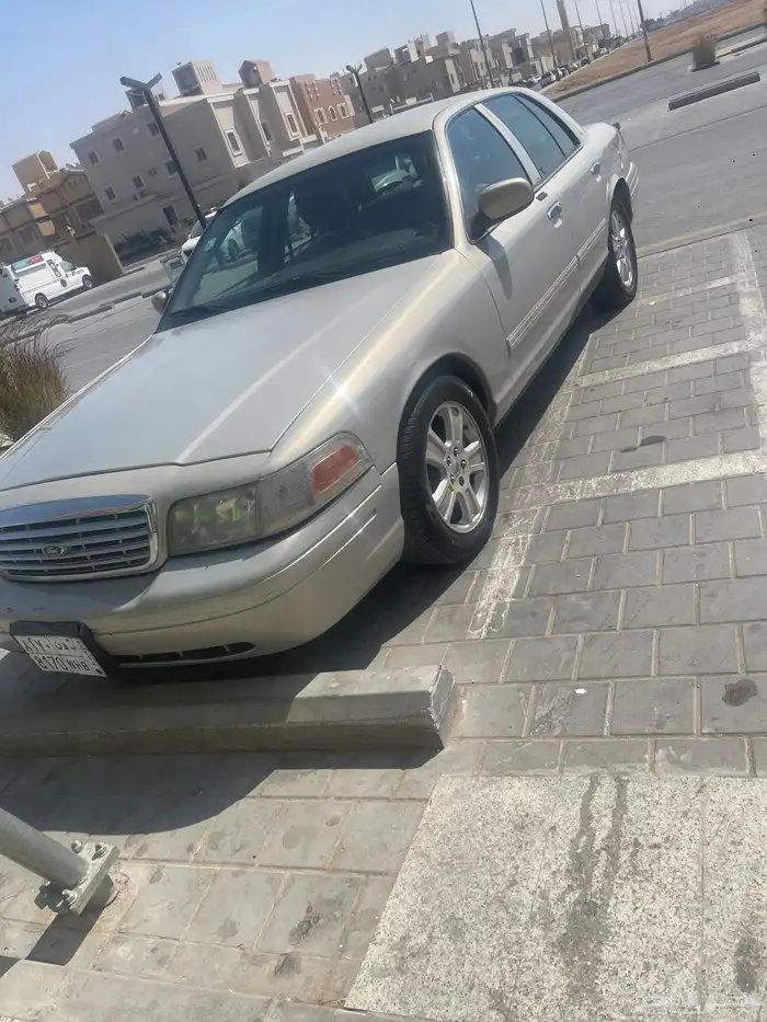 فورد فكتوريا 2011 أمريكي 4