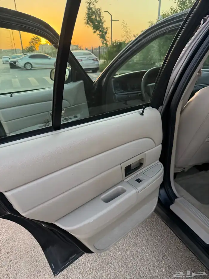 فورد فكتوريا 2011 نظيف جدا 45