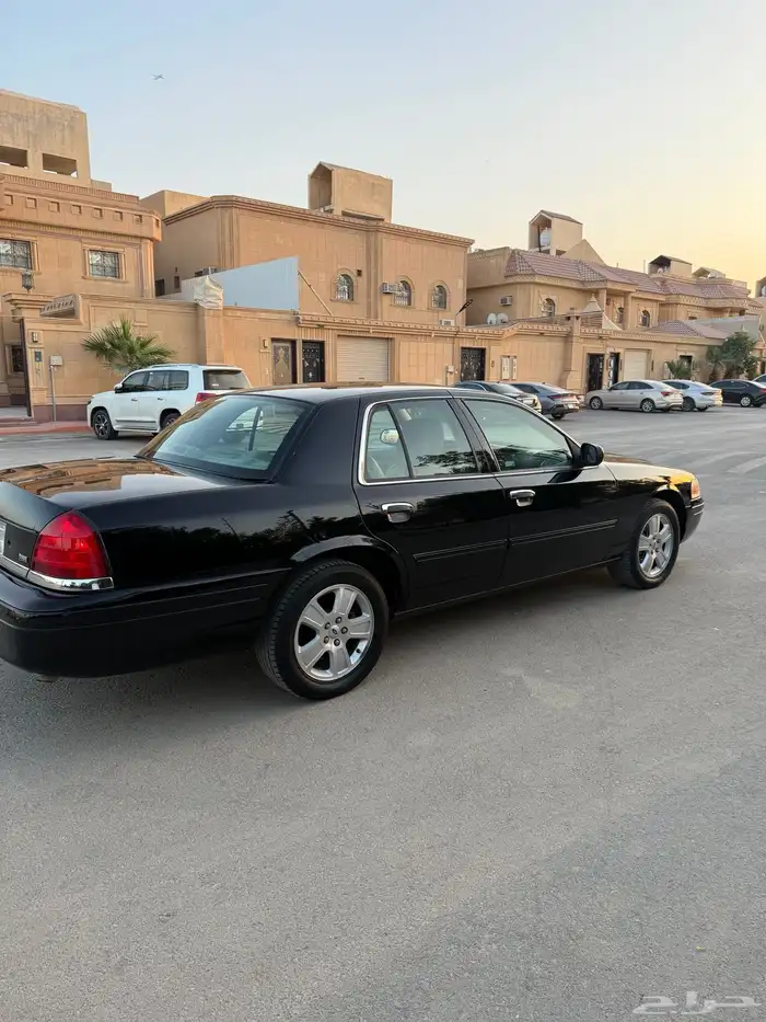 فورد فكتوريا 2011 نظيف جدا 18