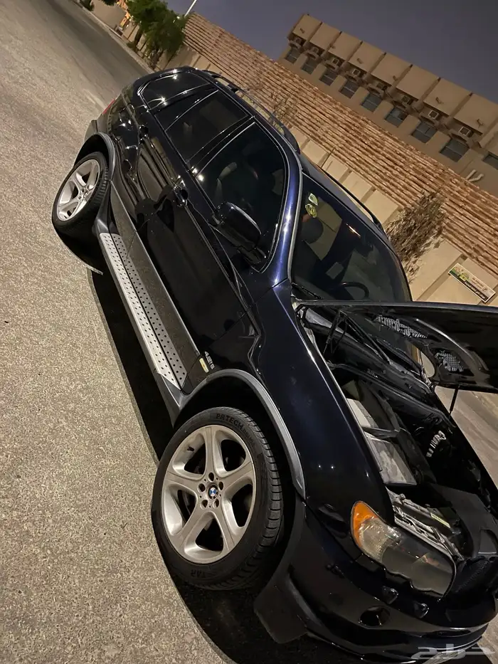 لعشاق النادر والنظيف BMW X5 e53 4.6is 2003 7