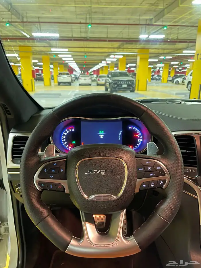 جيب شروكي SRT 2014 11