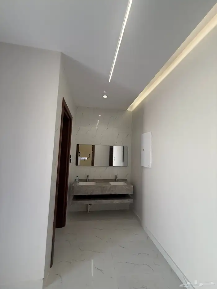 دور فاخر 460 بحي العوينة بالمربع الذهبي بسعر 980 الف 11