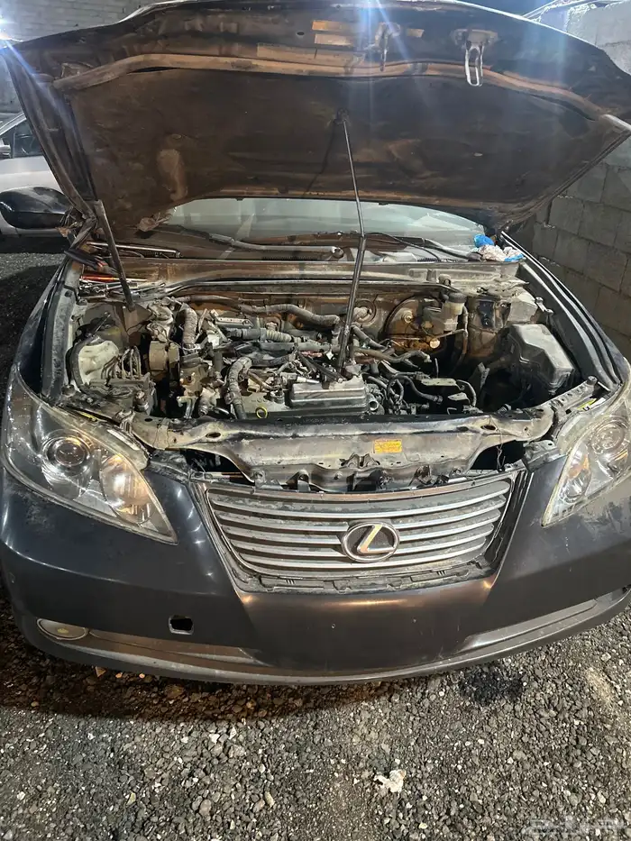 لكزس es350 للبيع قطع غيار محرك السياره والجيربوكس شرط 1