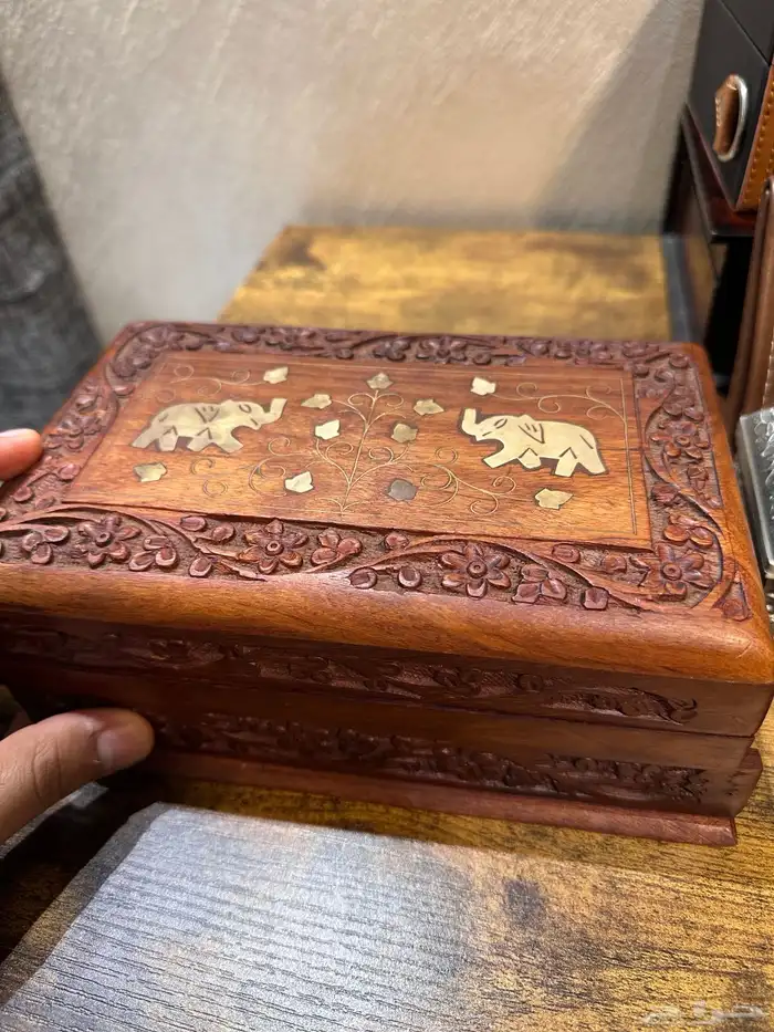 عود هندي فاخر وصندوق هندي فاخر 0