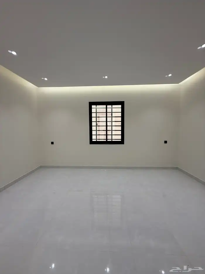 للبيع روف علوي وروف ارضي ببايكة سيارة ف شمال الخميس 12