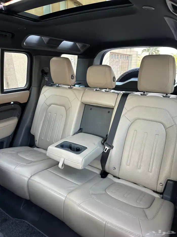 ديفندر 6 سلندر 2022 تحت الضمان HSE ( تم البيع ) 28