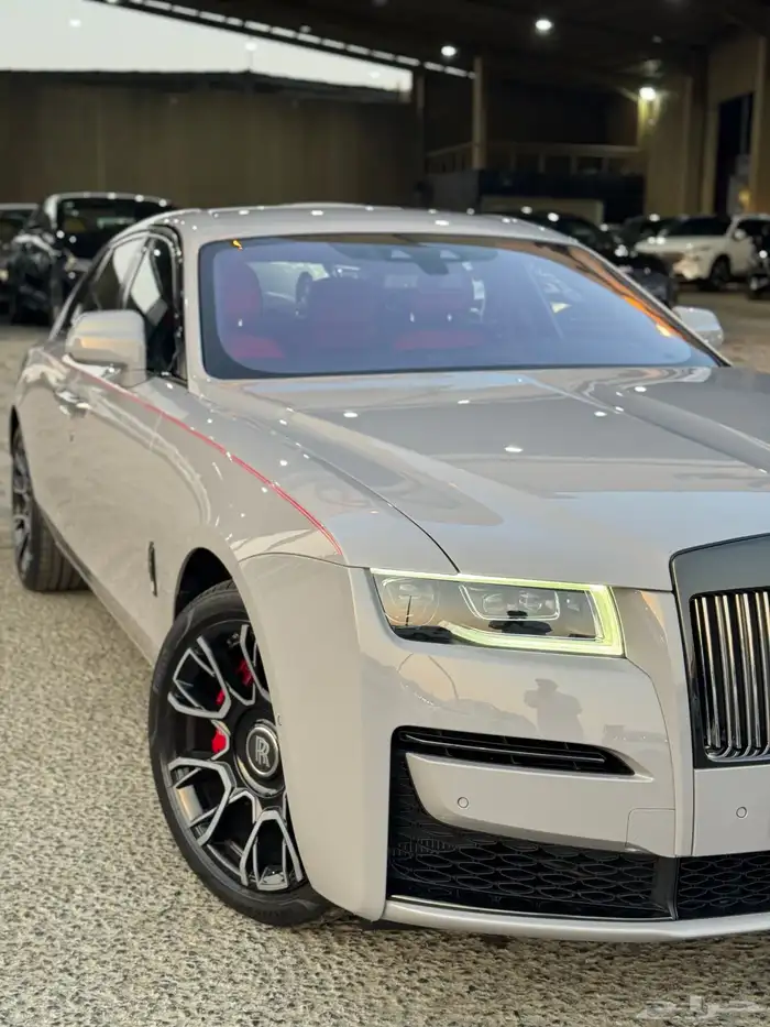 رولزرويس قوست 2023 - بلاك بادج - ضمان وصيانة مجانية 24