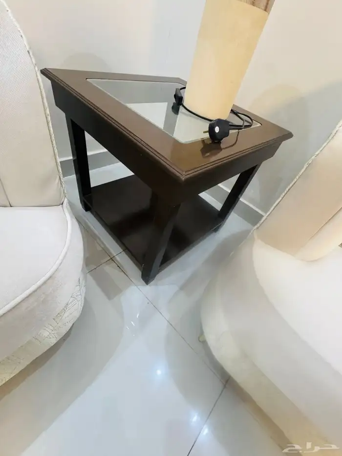 طاوله كبيره للمجلس دورين من فوق زجاجي   9 طاولات خدمه   3 ز 1