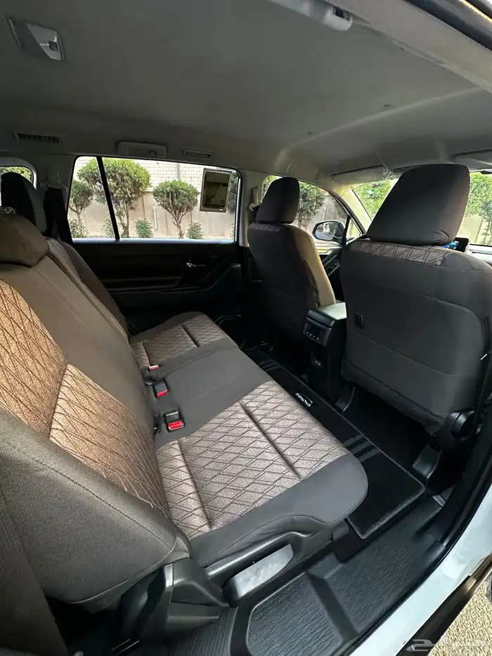 انوفا بنزين GL 2024 13