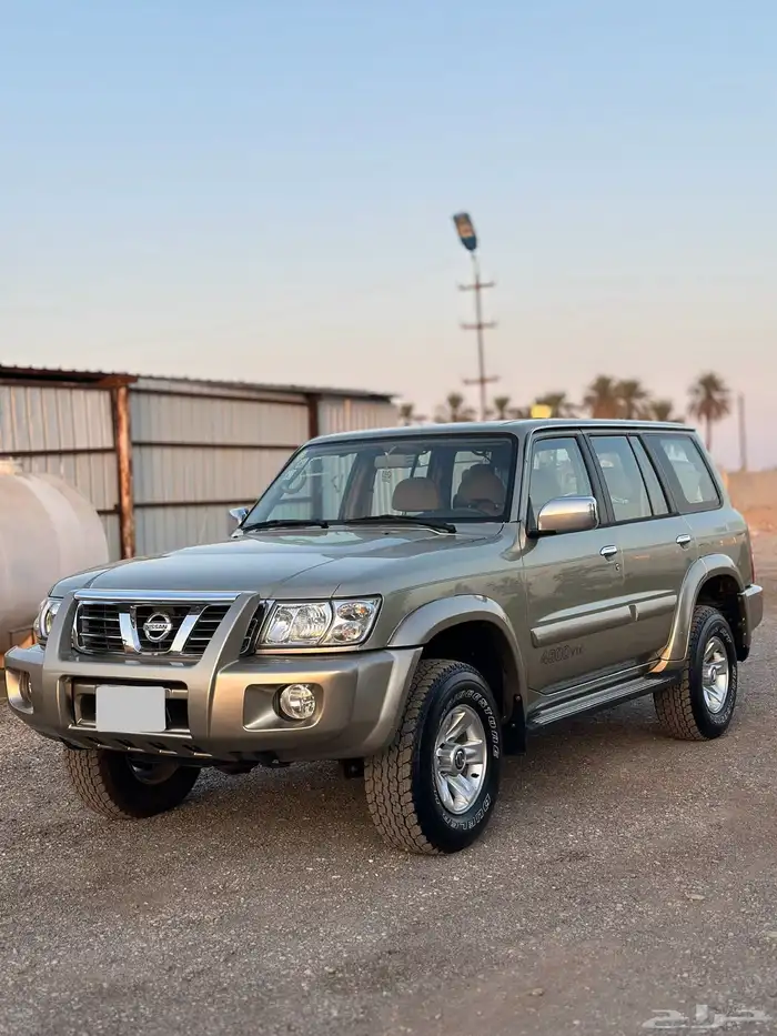 للبيع سوبر سفاري 2002 قير عادي اساس 2