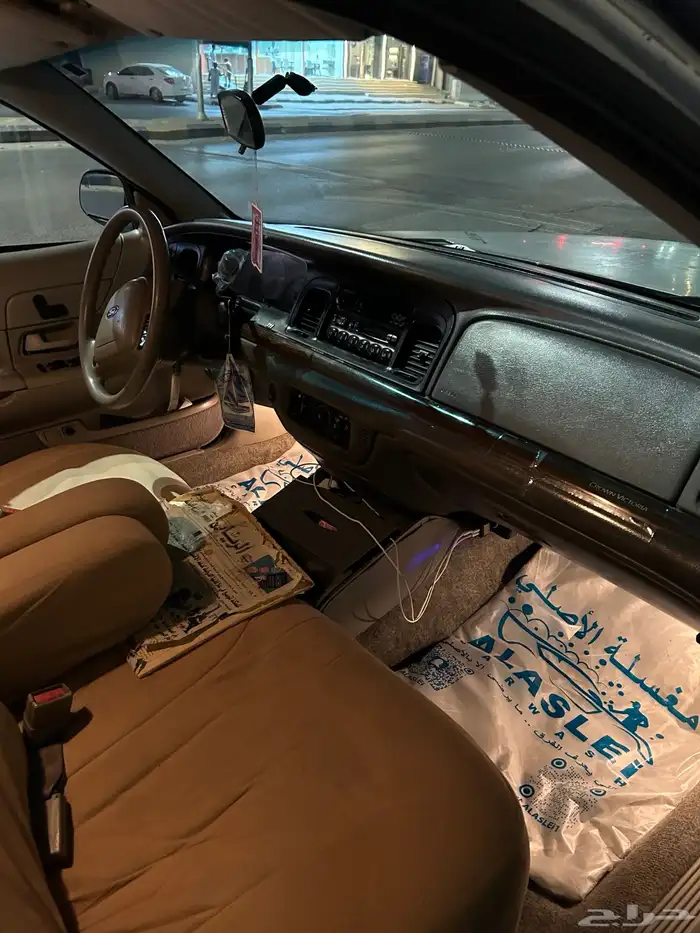 فورد كروان فكتوريا 2002 13