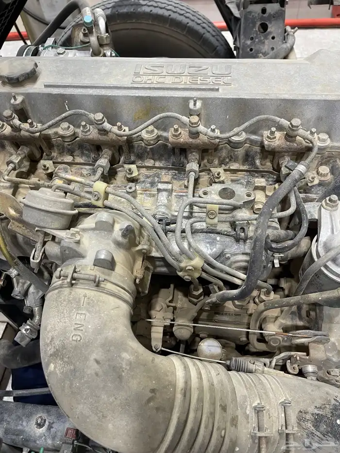 دنا ايسوزو شبه مخزنه موديل 2000 طرمبة كبيره كل شي على الشرط 33