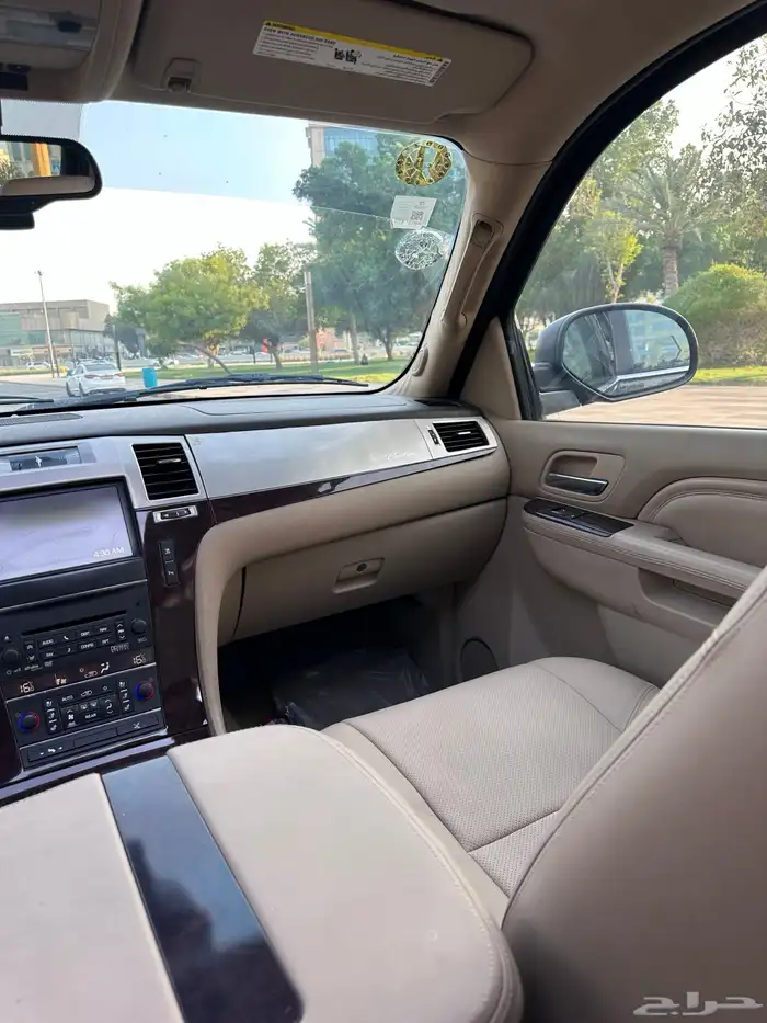 كاديلاك اسكاليد 2011 فل كامل الجميح 38