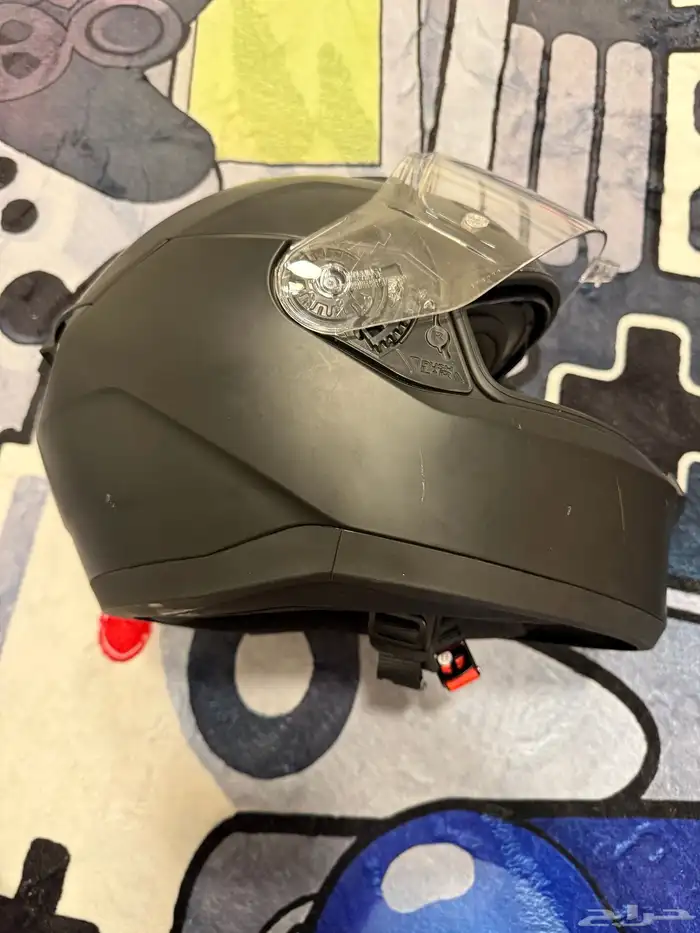 للبيع خوذة SHARK أصلية اللون  اسود المقاس  M 0
