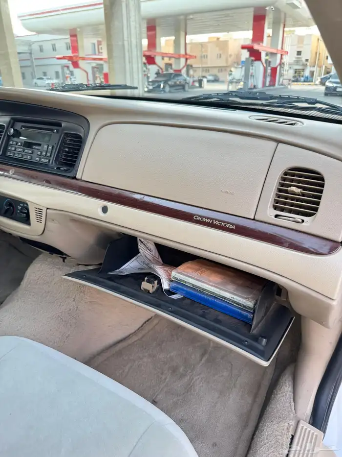 فورد كراون فكتوريا 29