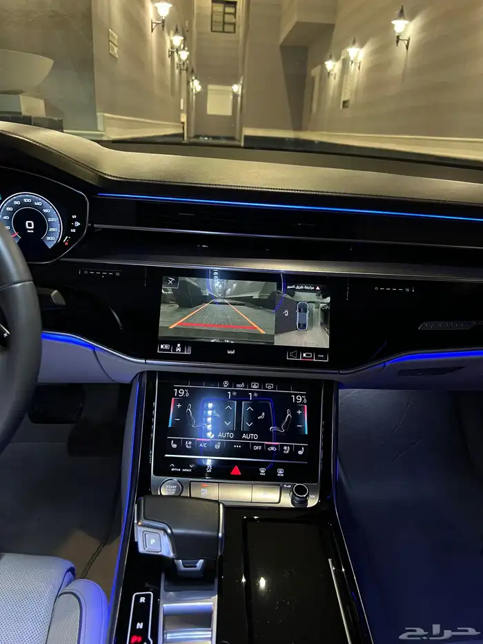 اودي A8L عداد قليل 2020 28