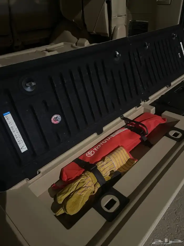 لاندكروزر 2014 GXR 41