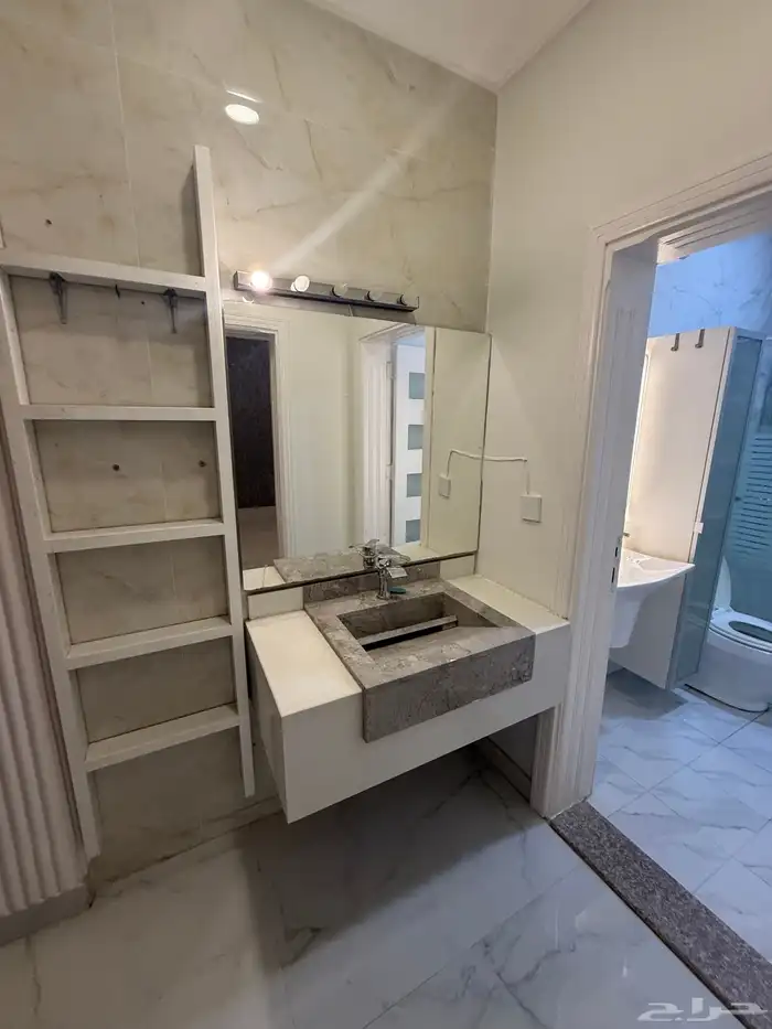 شقة لإيجار خمس غرف حي الصفا مكيفات راكبة 2